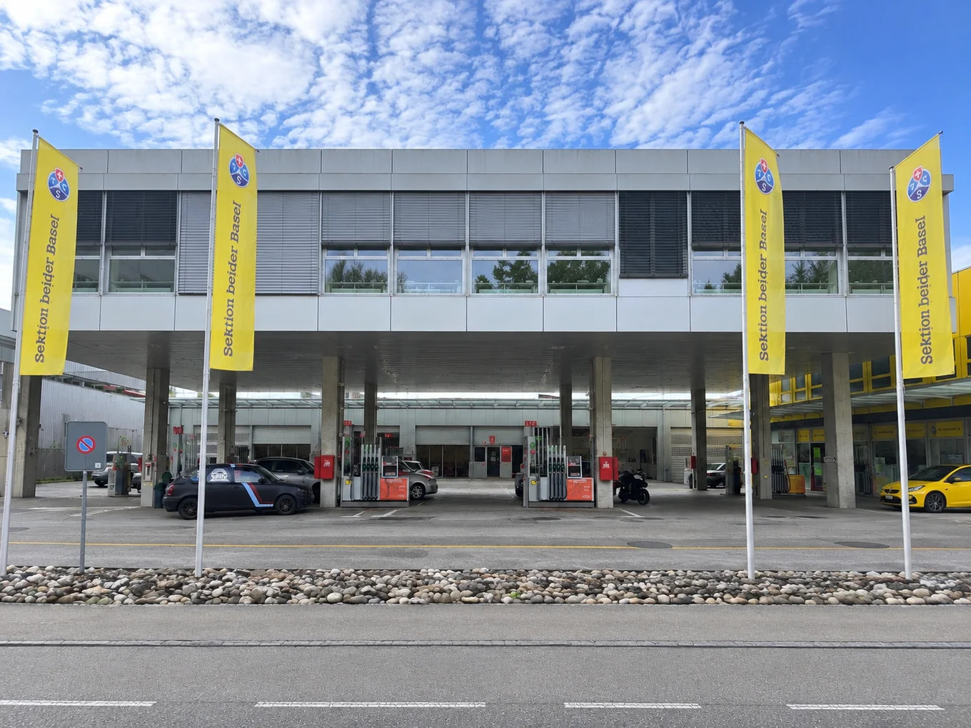 Etzelpark Füllinsdorf Benzin am TCS Center
